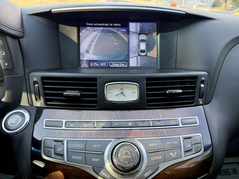 2015 Infiniti Q70 3.7