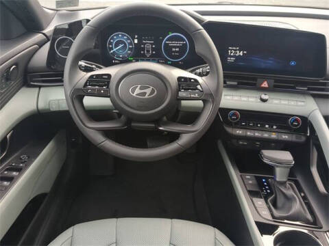 2025 Hyundai Elantra Hybrid Limited