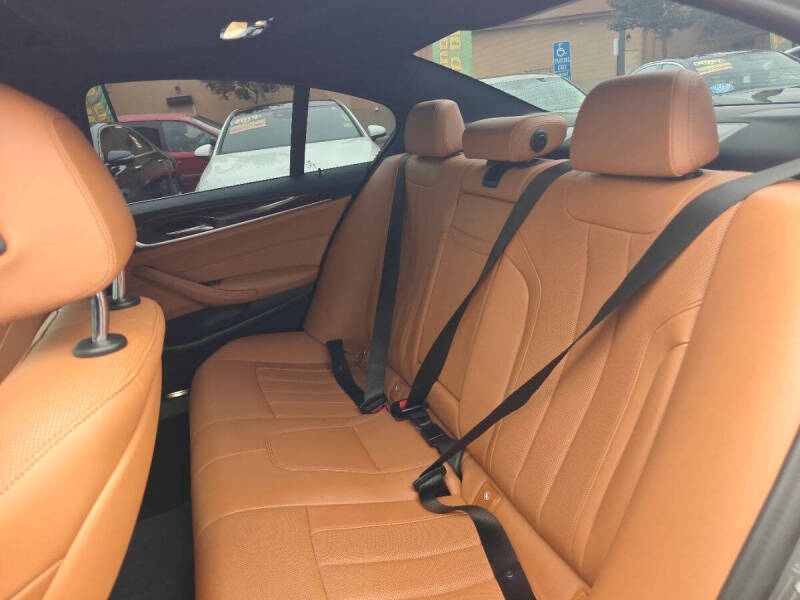 2021 BMW 5 Series 530i
