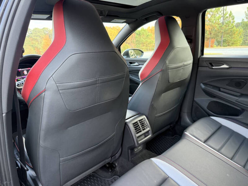 2024 Volkswagen Golf GTI SE