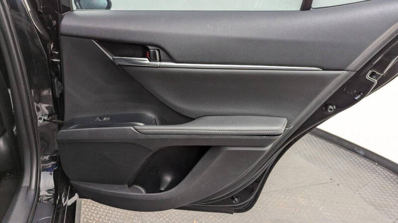 2020 Toyota Camry Hybrid XLE