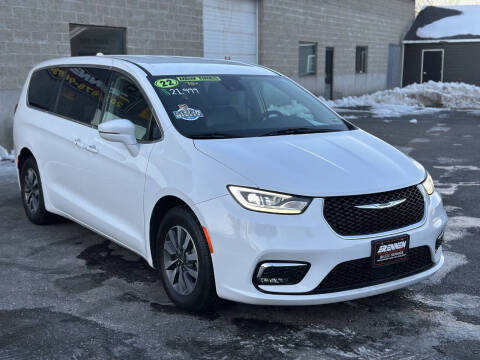 2022 Chrysler Pacifica Hybrid Touring L