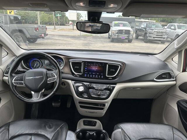 2017 Chrysler Pacifica Touring-L