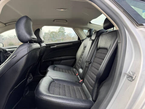 2017 Ford Fusion SE