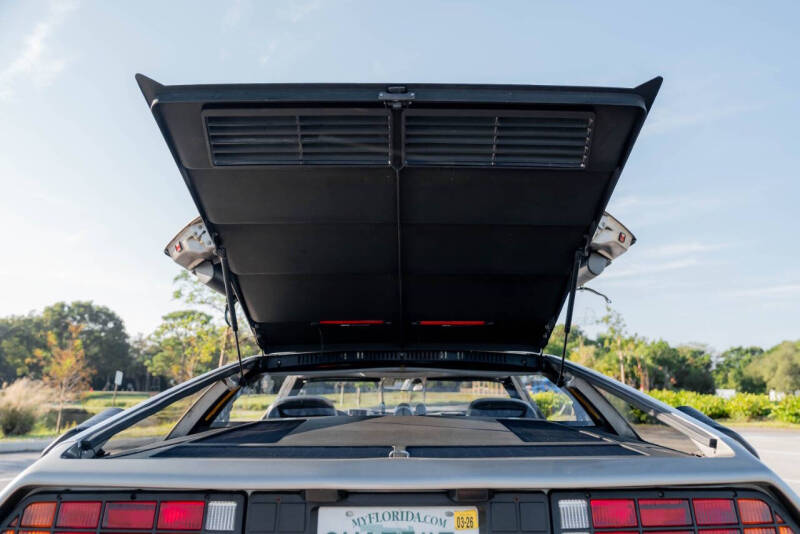 1981 DeLorean DMC-12