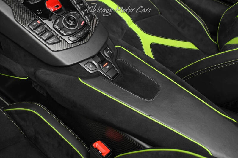 2016 Lamborghini Aventador LP 750-4 SV