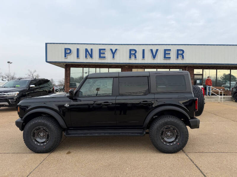 2025 Ford Bronco 4-Door Outer Banks's photo