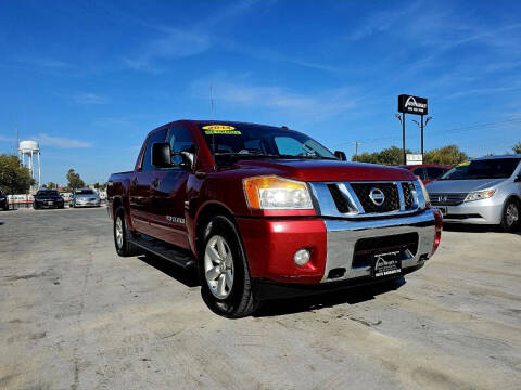 2014 Nissan Titan SV