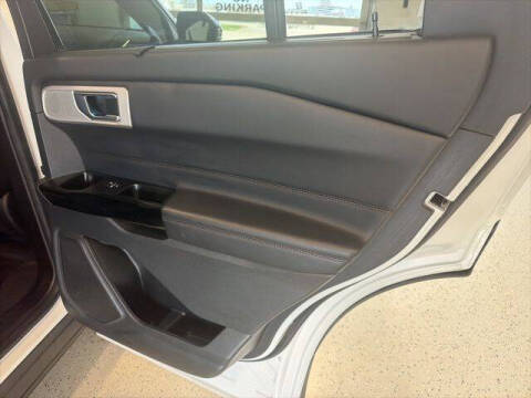 2022 Ford Explorer Hybrid Platinum