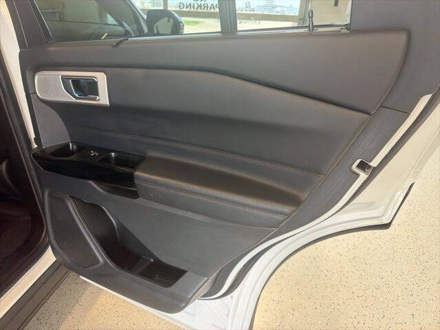2022 Ford Explorer Hybrid Platinum