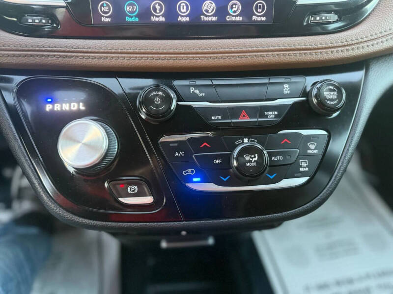 2018 Chrysler Pacifica Hybrid Limited