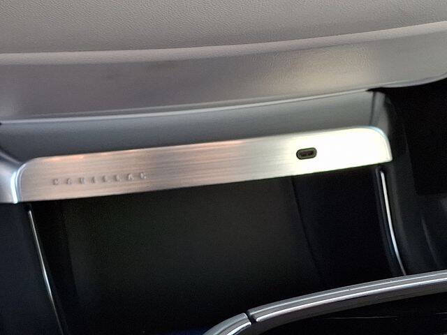 2024 Cadillac LYRIQ Luxury 1