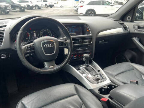 2012 Audi Q5 3.2 quattro Premium Plus