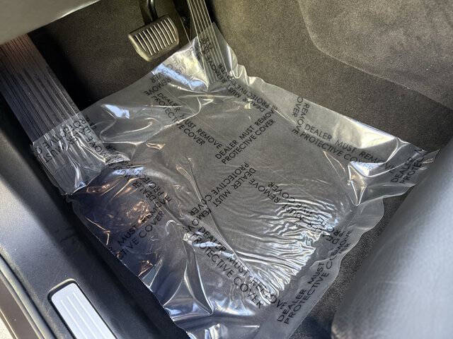 2025 Volvo XC60 B5 Plus Dark Theme