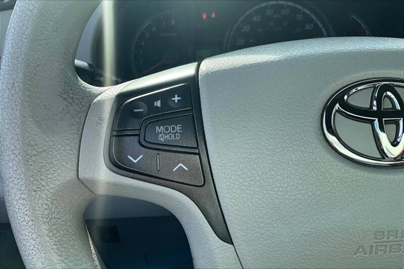 2012 Toyota Sienna LE 8-Passenger