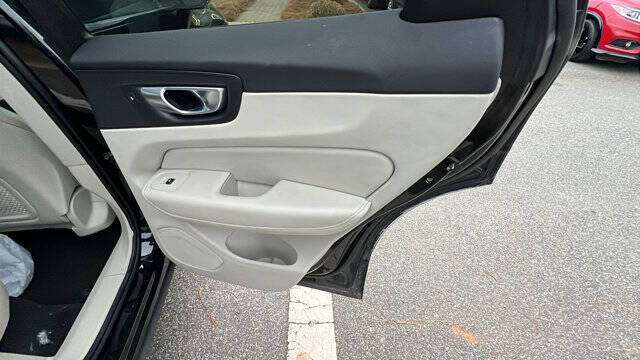 2024 Volvo XC60 B5 Core Dark Theme