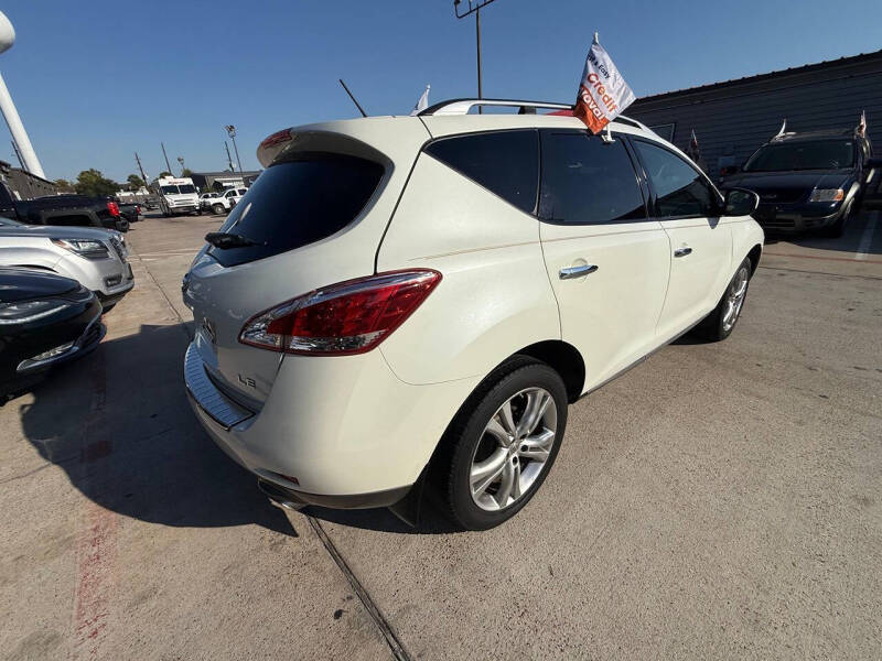 2011 Nissan Murano LE