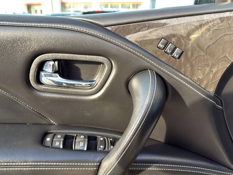 2023 Infiniti QX80 Luxe