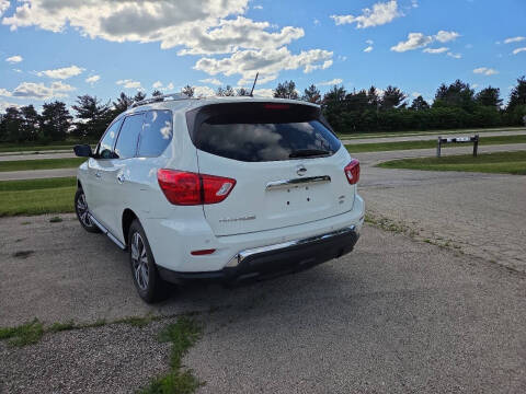 2017 Nissan Pathfinder SV