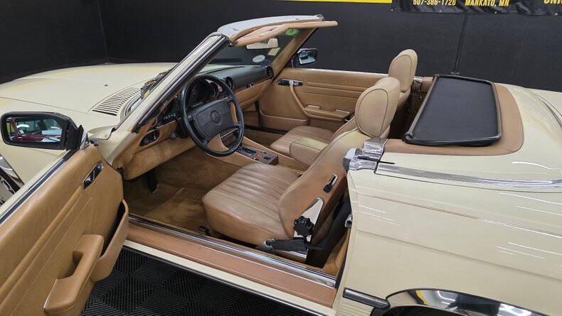 1986 Mercedes-Benz 560-Class 560 SL