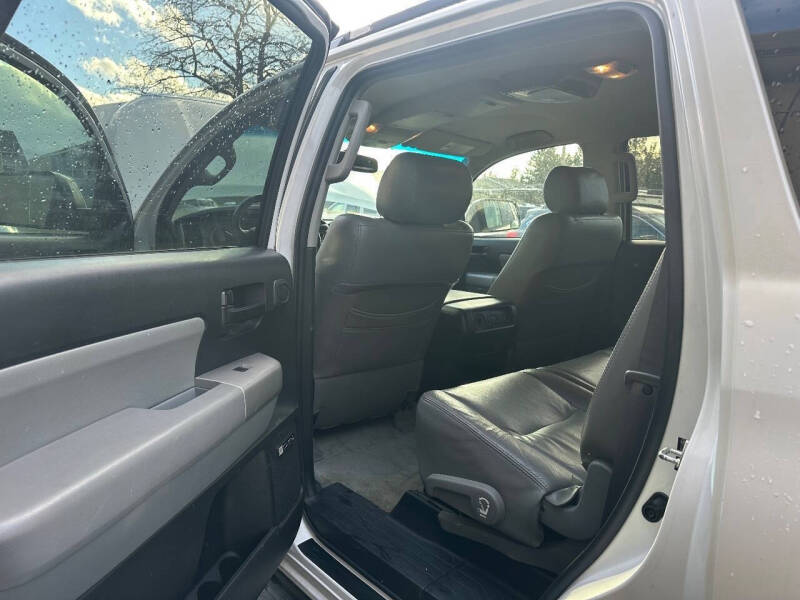 2008 Toyota Sequoia SR5