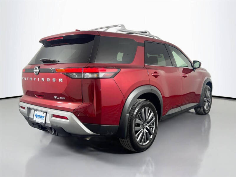 2025 Nissan Pathfinder SL