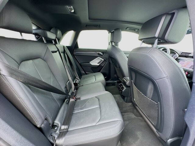 2021 Audi Q3 quattro Premium Plus 40 TFSI