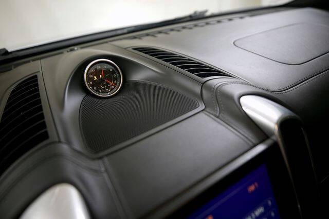 2014 Porsche Cayenne GTS