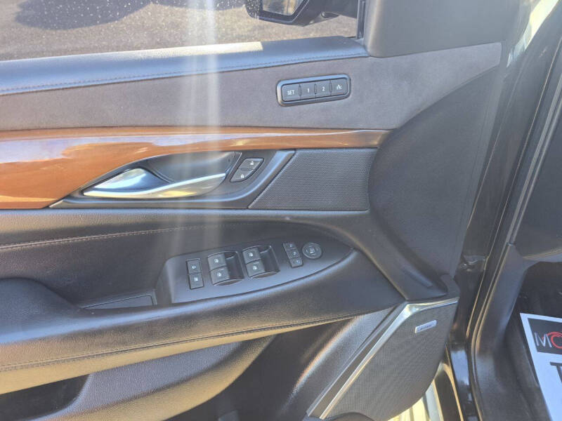 2018 Cadillac Escalade Luxury