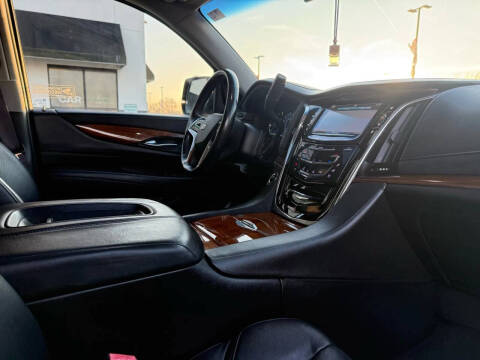 2016 Cadillac Escalade Luxury Collection