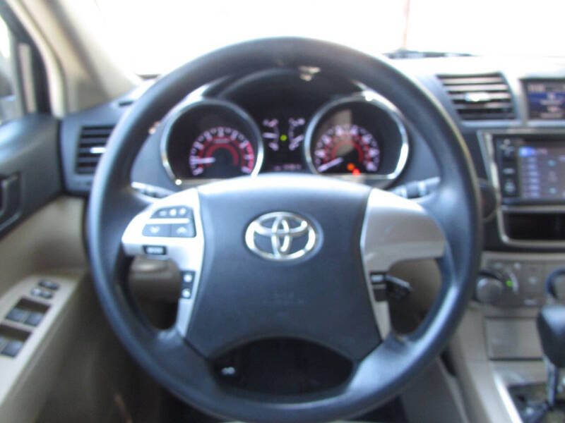 2013 Toyota Highlander Plus