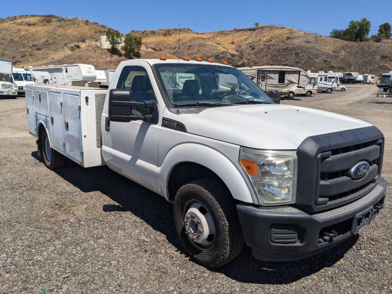 2014 Ford F-350 Super Duty Chassis Cab's photo