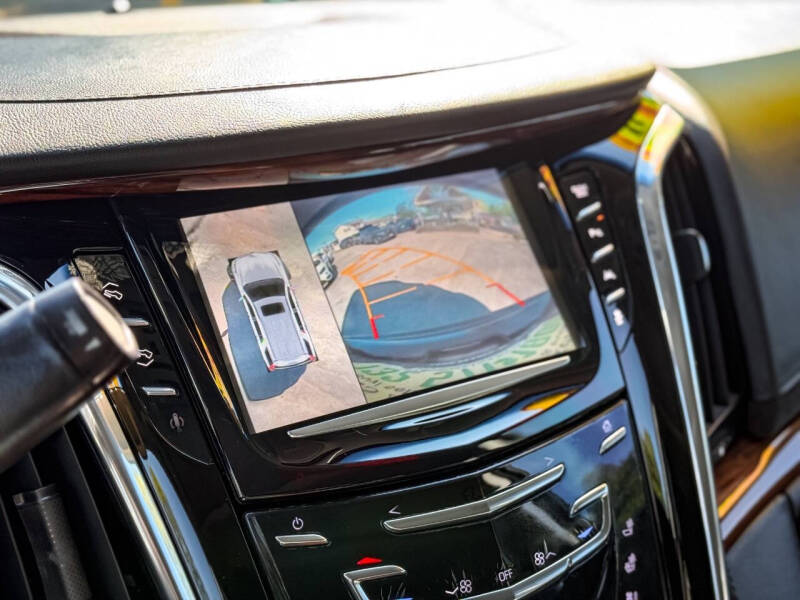 2016 Cadillac Escalade Luxury Collection