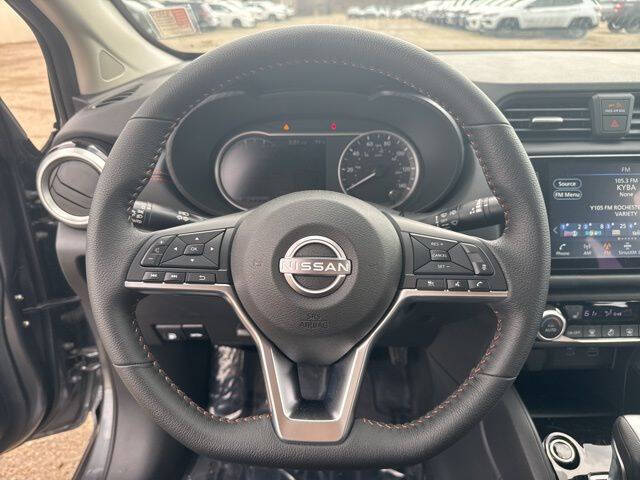 2025 Nissan Versa SR