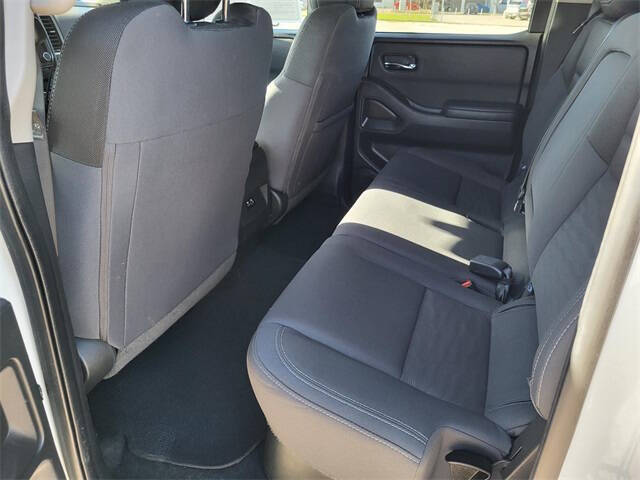 2023 Nissan Frontier SV