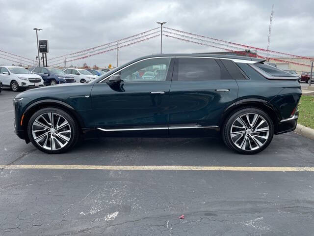 2024 Cadillac LYRIQ Luxury 3