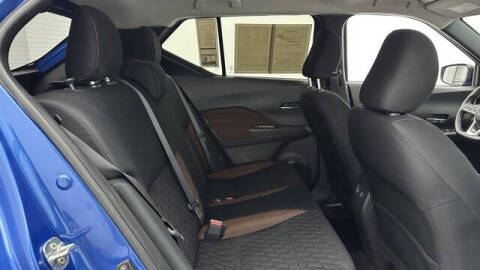 2023 Nissan Kicks SR