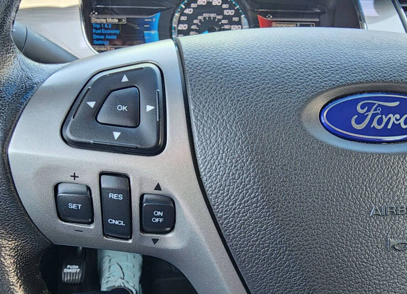 2017 Ford Taurus SEL