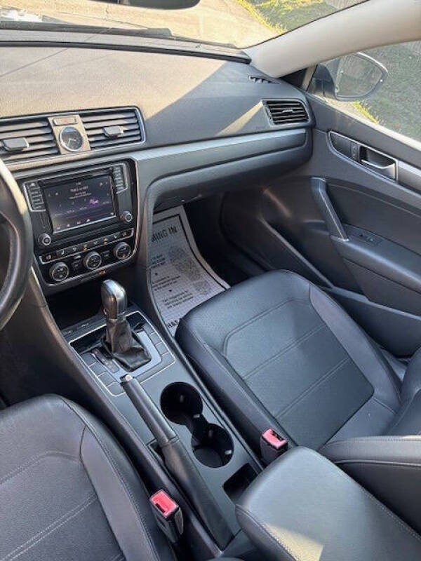 2017 Volkswagen Passat 1.8T R-Line