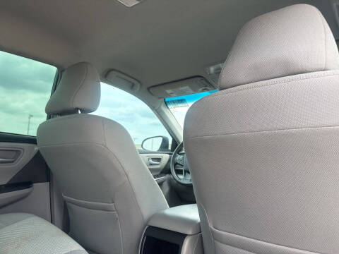 2017 Toyota Camry LE