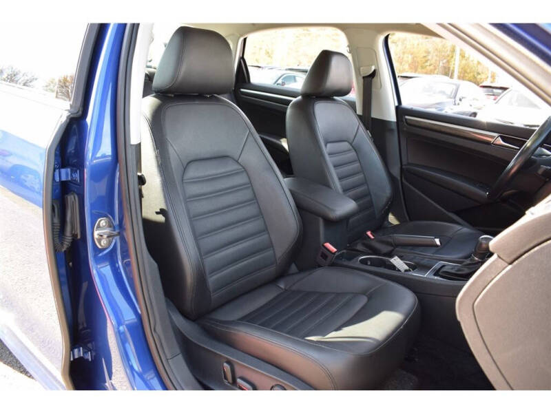 2017 Volkswagen Passat 1.8T SEL Premium