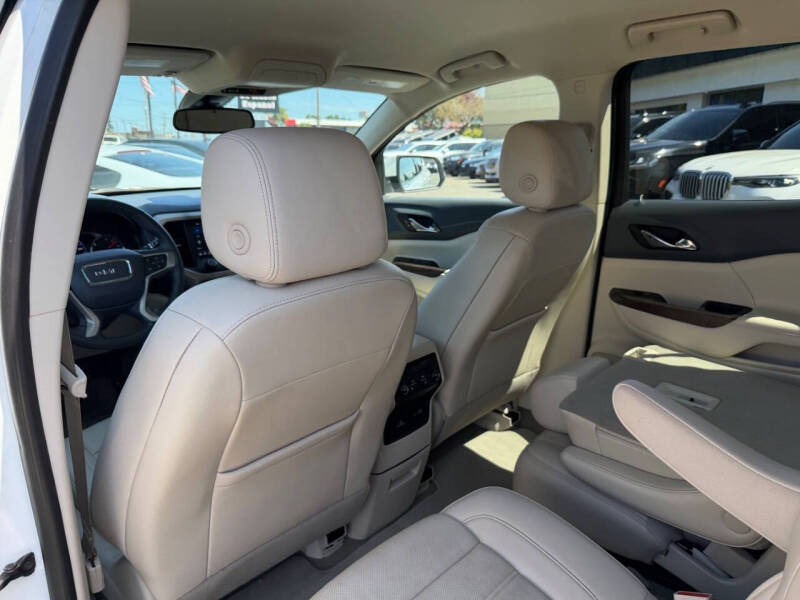 2023 GMC Acadia Denali