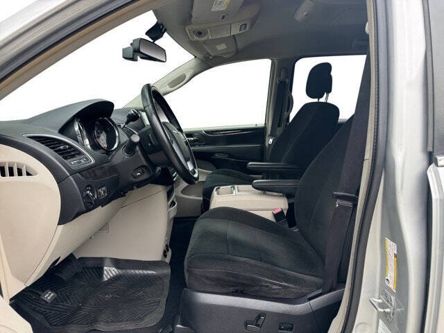 2012 Chrysler Town and Country Touring