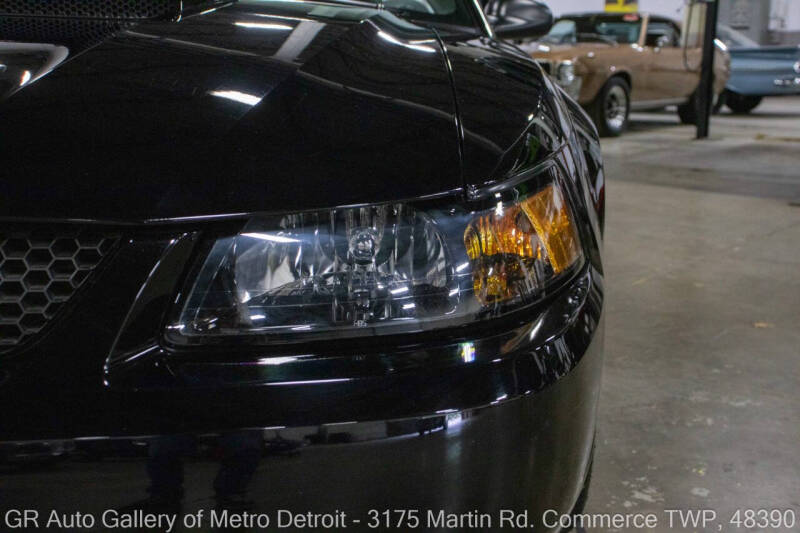 2004 Ford Mustang GT Deluxe
