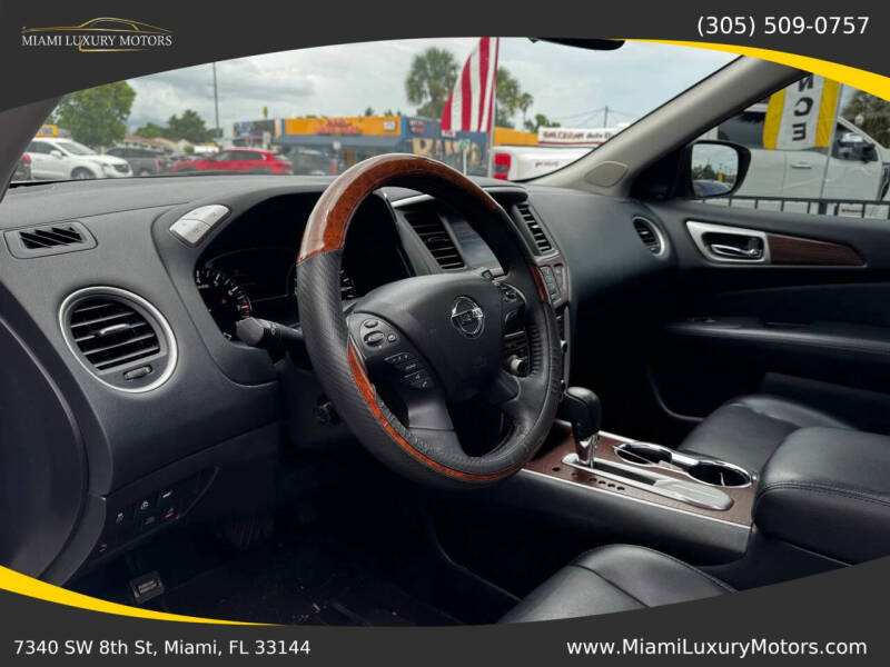 2020 Nissan Pathfinder SL