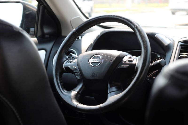 2020 Nissan Pathfinder Platinum