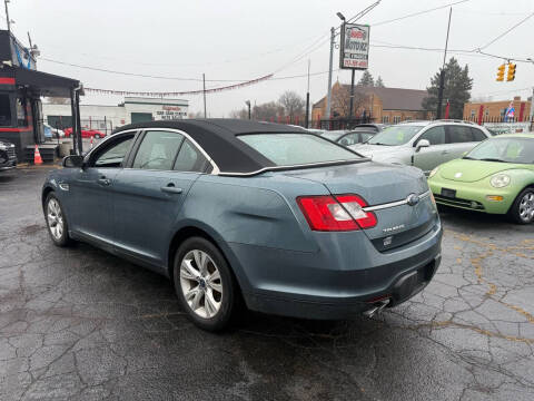2010 Ford Taurus SEL