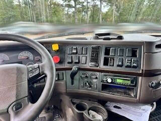 2015 Volvo VNL64T780