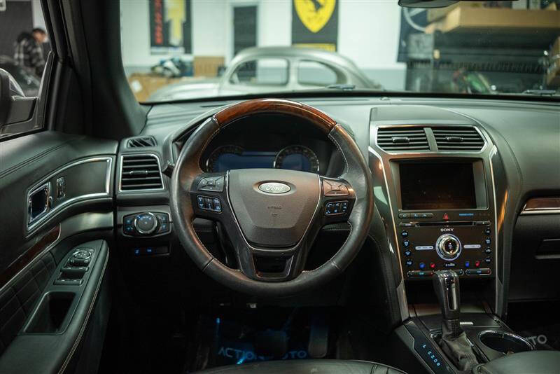 2017 Ford Explorer Platinum