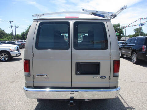 2011 Ford E-Series E-150 XLT